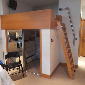 Studio met een King Size Bed